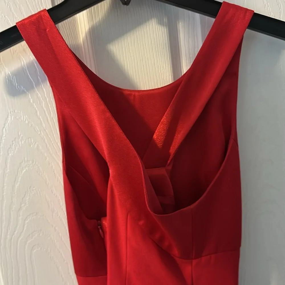 Red dress - Picture 3 of 4